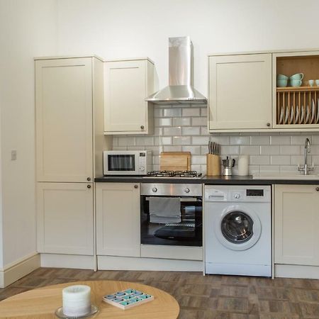 Stylish Apartment Close To Gloucester Quays & Docks Eksteriør billede