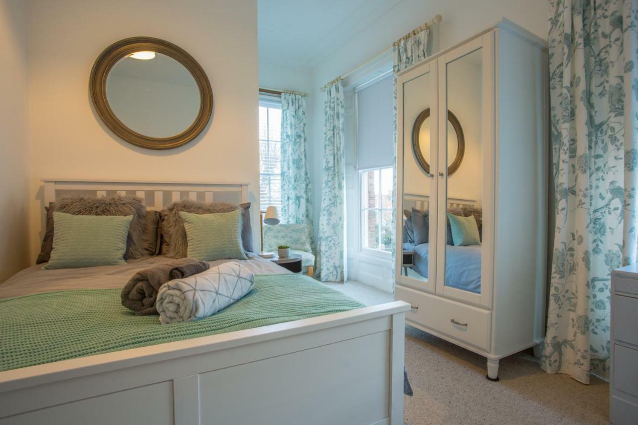 Stylish Apartment Close To Gloucester Quays & Docks Eksteriør billede